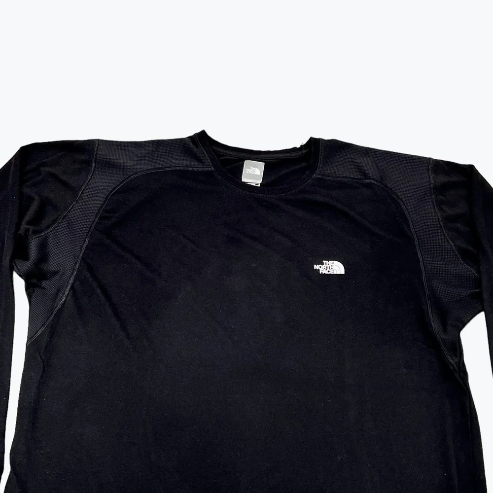 THE NORTH FACE BLACK VAPOR WICK LONG SLEEVE SHIRT WITH WAFFLE INSERTS UNDER ARMS